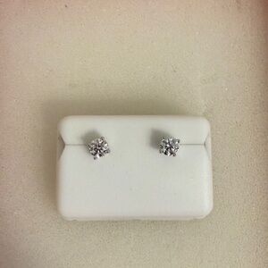 Moissanite 925 Silver 0.50 CTW Women’s Stud | women’s classic earrings Earrings
